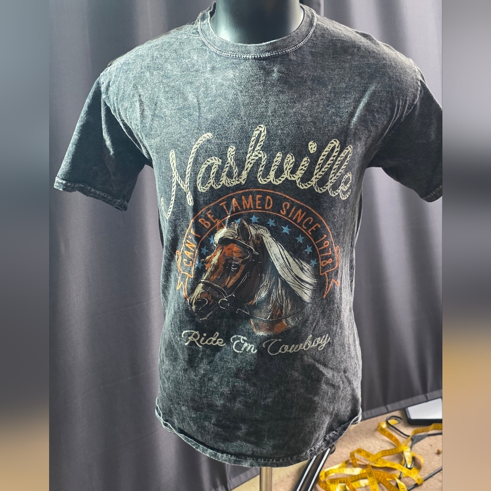 Altar'd state Nashville Black Graphic Tee - 'Ride 'Em Cowboy' Horse Design Xs/S